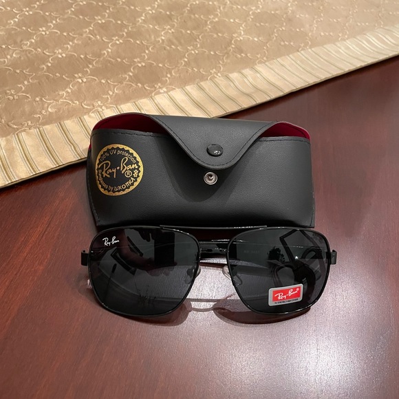 Ray Ban 3483 polarized gun metal sunglasses. Never been worn. - Picture 4 of 9